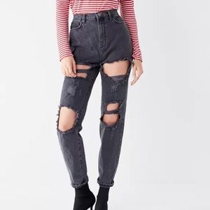 NWOT BDG Distressed black boyfriend jeans